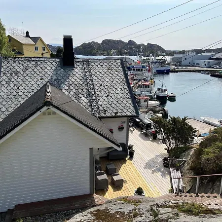 Brandasund Ii Holiday home *